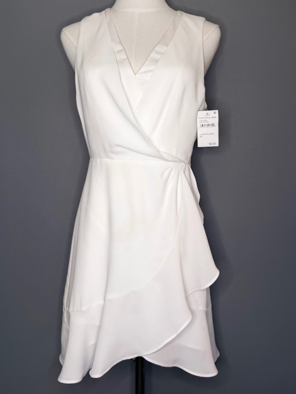 BCBGMAXAZRIA White Wrap Dress Size 4 Sleeveless Ruffle Hem Cocktail Dress NWT